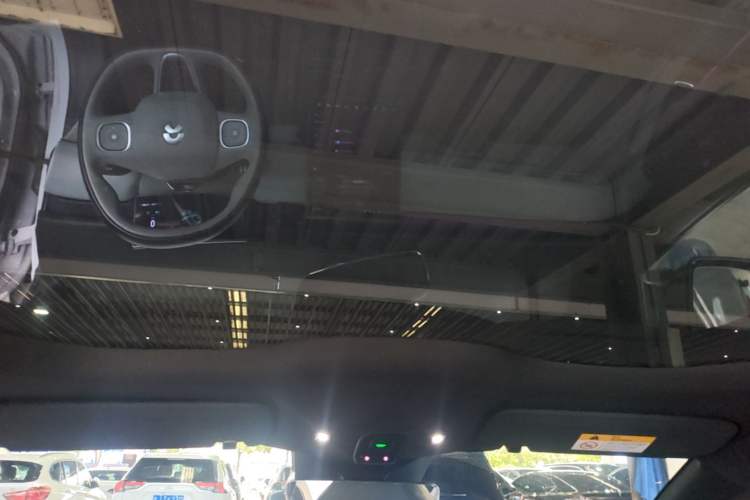 Used Nio ET5 2022 75 kWh Headliner