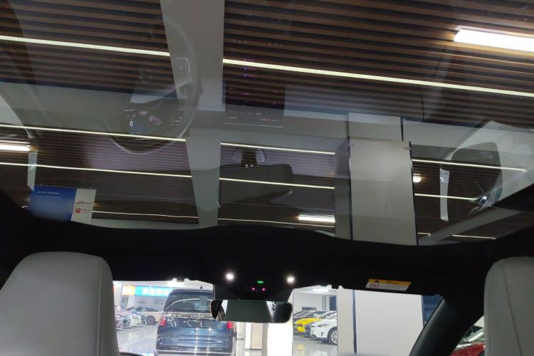 Used Nio ET5 2022 75 kWh Headliner