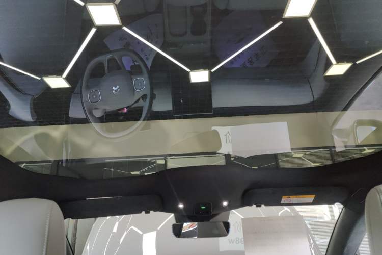 Used Nio ET5 2022 75 kWh Headliner