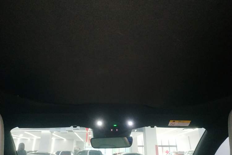 Used Nio ET5 2022 75 kWh Headliner