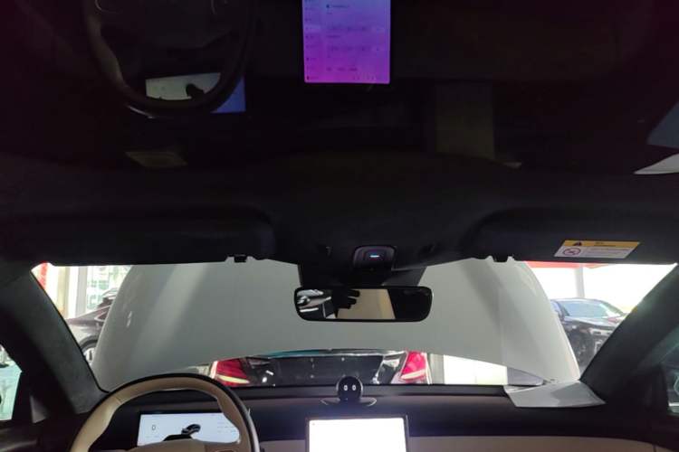 Used Nio ET5 2022 75 kWh Headliner