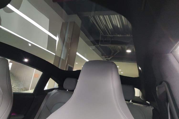Used Nio ET5 2022 75 kWh Headliner