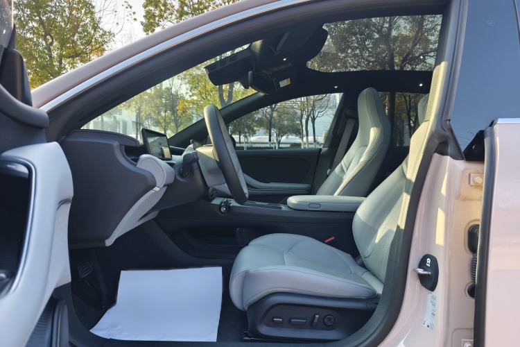 Used Nio ET5 2022 75 kWh Interior 1