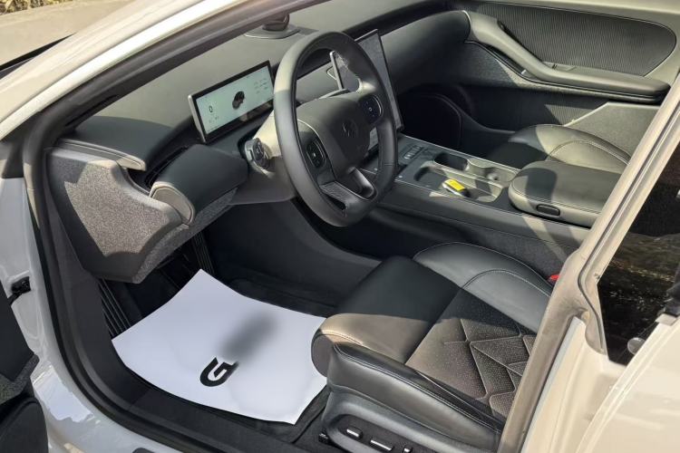 Used Nio ET5 2022 75 kWh Interior 1
