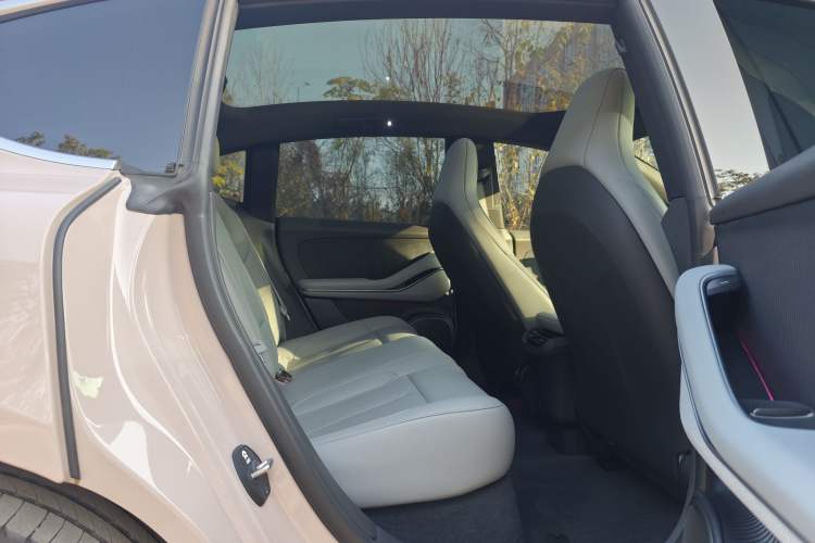 Used Nio ET5 2022 75 kWh Interior 10
