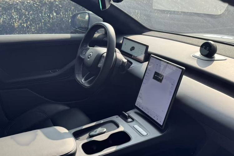 Used Nio ET5 2022 75 kWh Interior 10