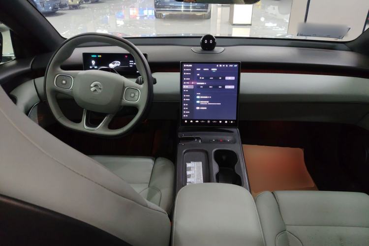 Used Nio ET5 2022 75 kWh Interior 2