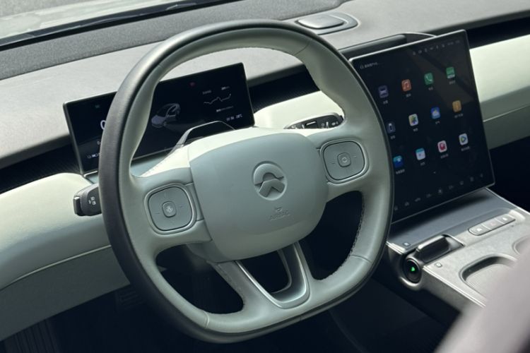 Used Nio ET5 2022 75 kWh Interior 2