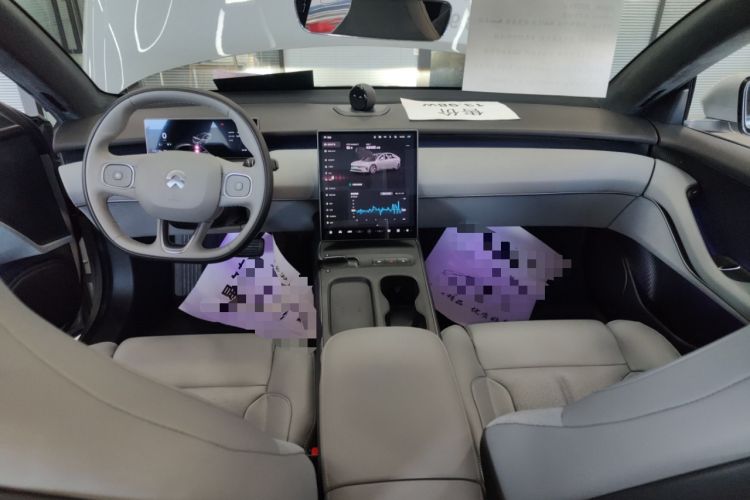 Used Nio ET5 2022 75 kWh Interior 2
