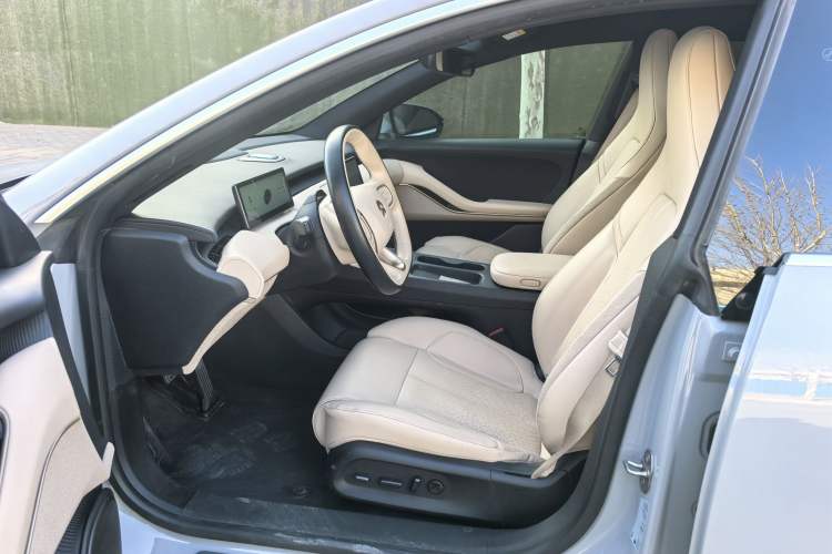 Used Nio ET5 2022 75 kWh Interior 2
