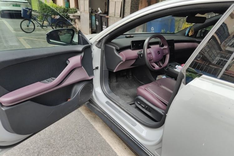 Used Nio ET5 2022 75 kWh Interior 3
