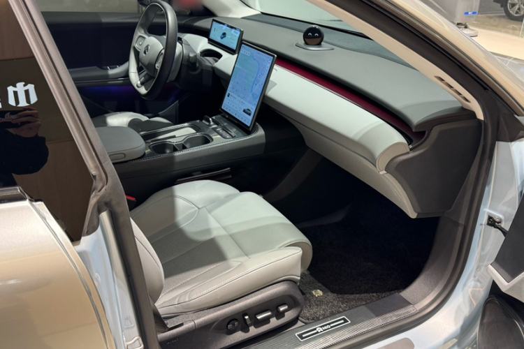 Used Nio ET5 2022 100 kWh Interior 3