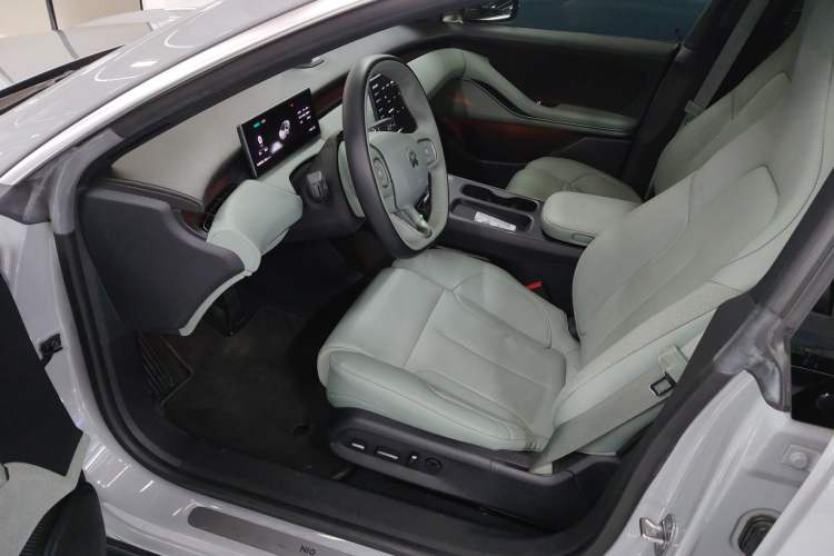 Used Nio ET5 2022 75 kWh Interior 3