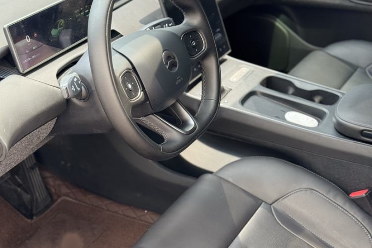 Used Nio ET5 2022 75 kWh Interior 3