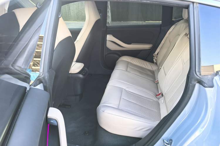 Used Nio ET5 2022 75 kWh Interior 4