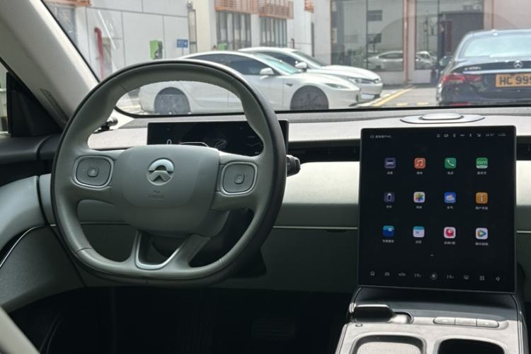Used Nio ET5 2022 75 kWh Interior 5
