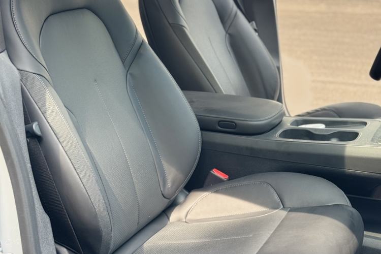Used Nio ET5 2022 75 kWh Interior 8