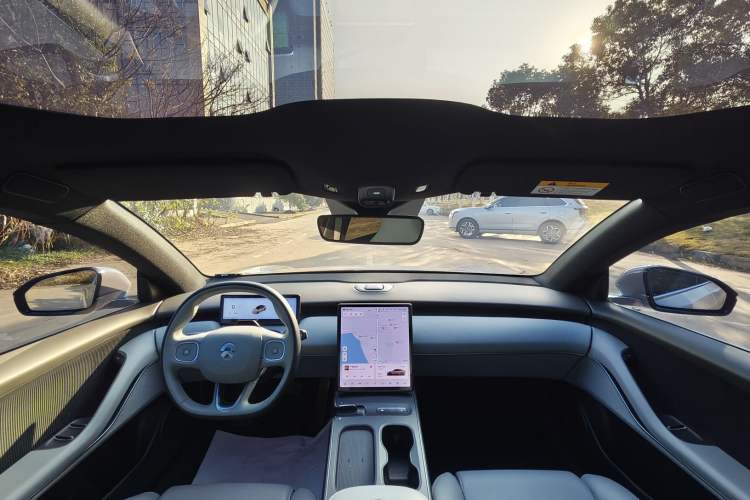 Used Nio ET5 2022 75 kWh Interior 9