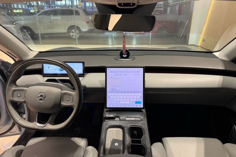Used Nio ET5 2022 100 kWh Interior 9