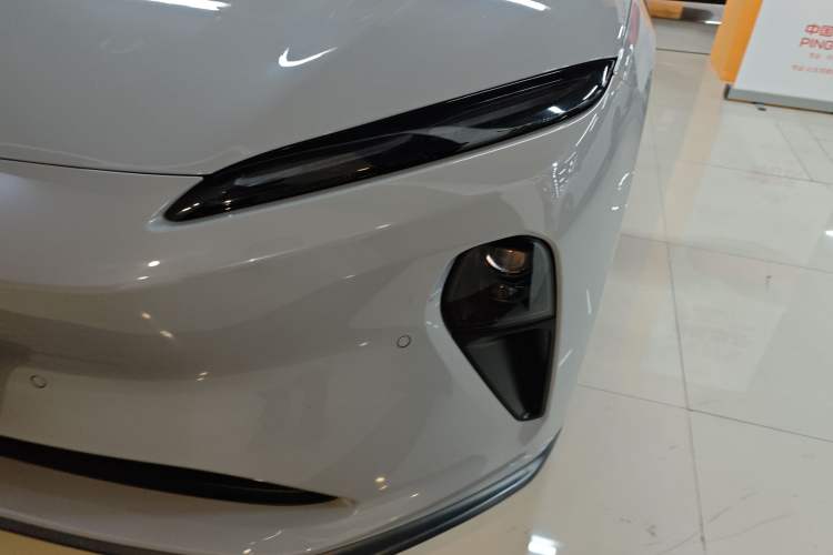 Used Nio ET5 2022 75 kWh Left Front Headlight