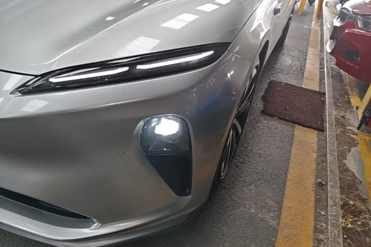Used Nio ET5 2022 100 kWh Left Front Headlight