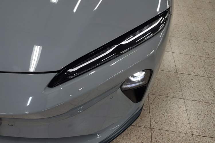 Used Nio ET5 2022 75 kWh Left Front Headlight