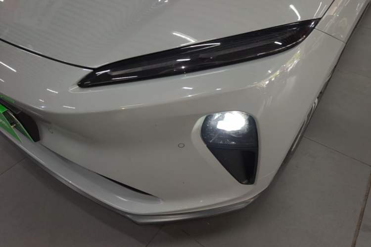 Used Nio ET5 2022 75 kWh Left Front Headlight