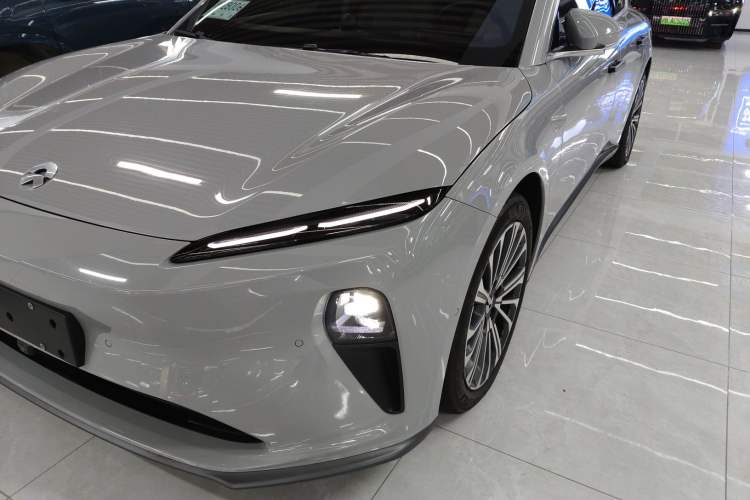 Used Nio ET5 2022 75 kWh Left Front Headlight