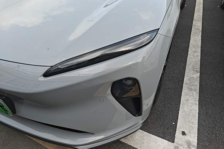 Used Nio ET5 2022 75 kWh Left Front Headlight