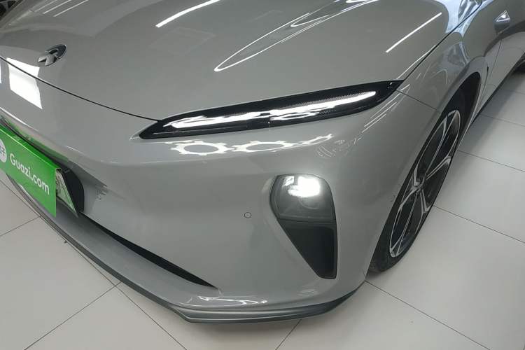 Used Nio ET5 2022 75 kWh Left Front Headlight