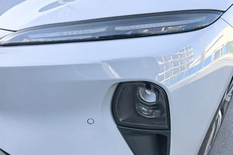 Used Nio ET5 2022 75 kWh Left Front Headlight