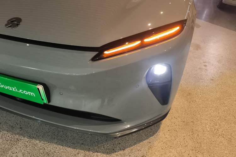 Used Nio ET5 2022 75 kWh Left Front Headlight