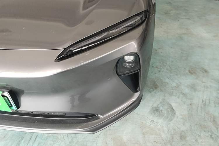 Used Nio ET5 2022 75 kWh Left Front Headlight