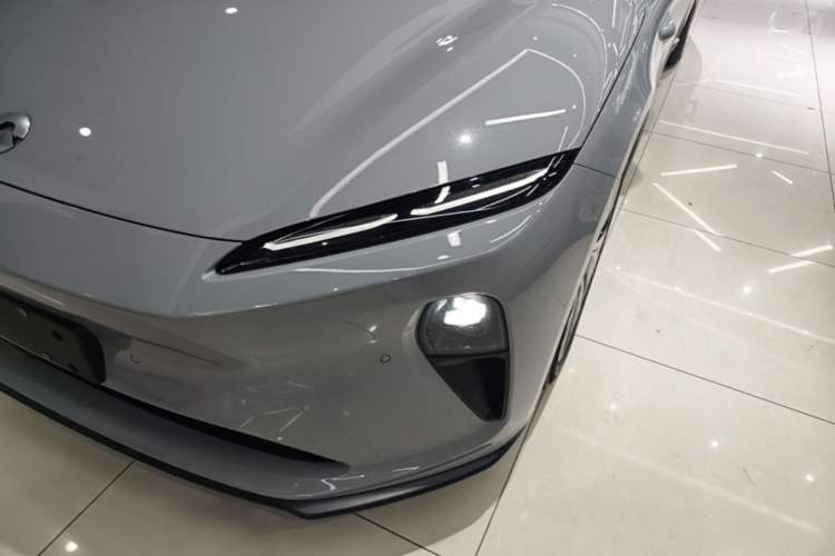 Used Nio ET5 2022 100 kWh Left Front Headlight