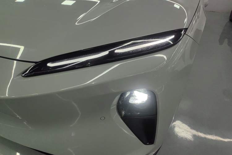 Used Nio ET5 2022 75 kWh Left Front Headlight