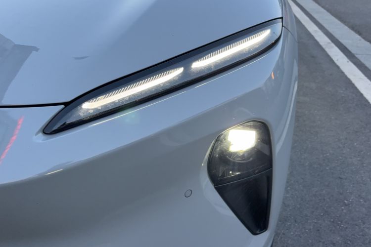 Used Nio ET5 2022 75 kWh Left Front Headlight