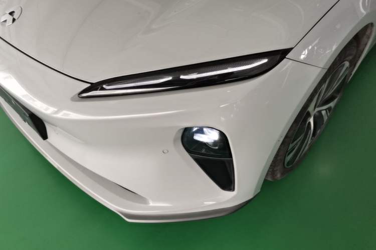 Used Nio ET5 2022 75 kWh Left Front Headlight