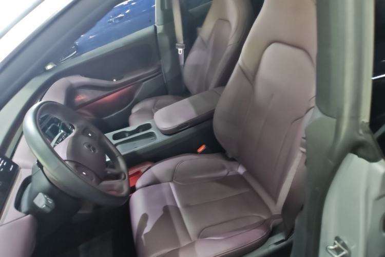 Used Nio ET5 2022 75 kWh Left Front Seat