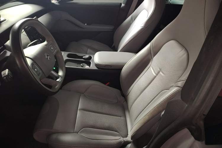 Used Nio ET5 2022 75 kWh Left Front Seat