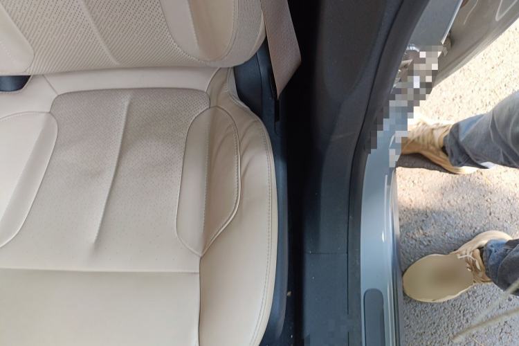 Used Nio ET5 2022 75 kWh Left Front Seat