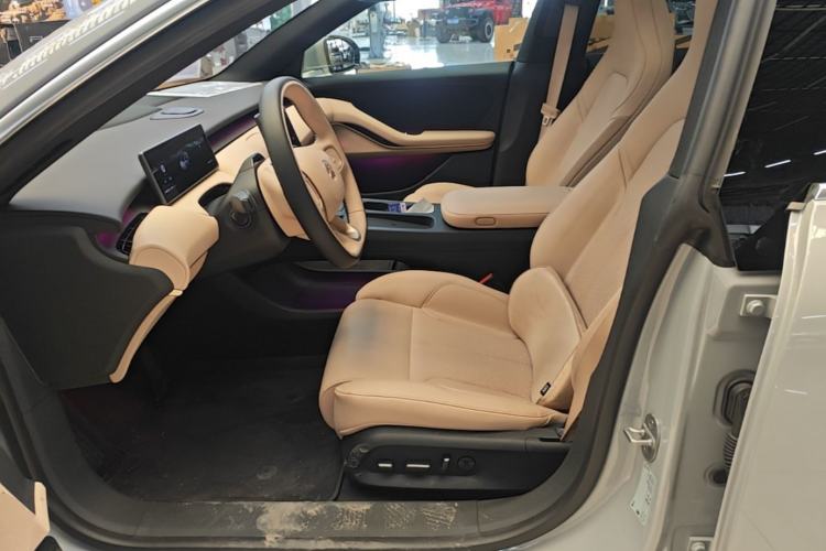 Used Nio ET5 2022 75 kWh Left Front Seat