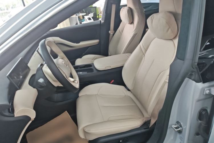 Used Nio ET5 2022 75 kWh Left Front Seat