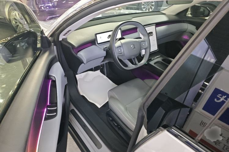 Used Nio ET5 2022 75 kWh Left Front Seat