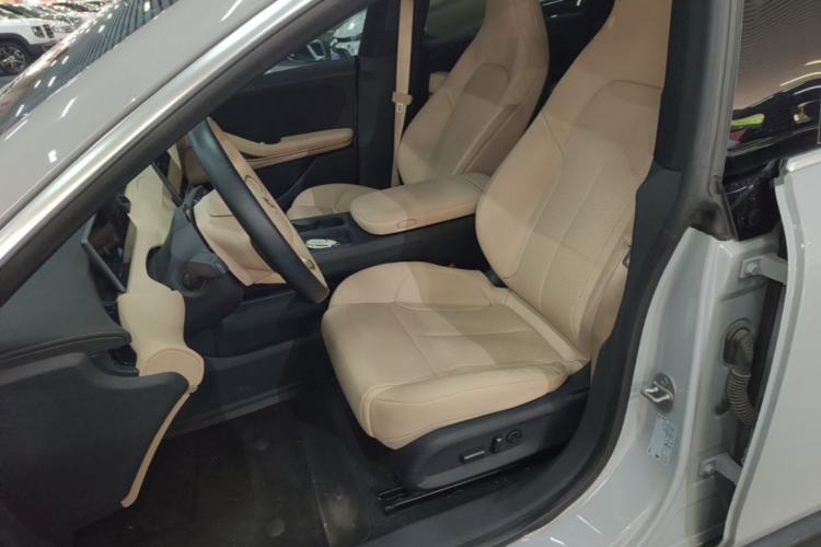 Used Nio ET5 2022 75 kWh Left Front Seat