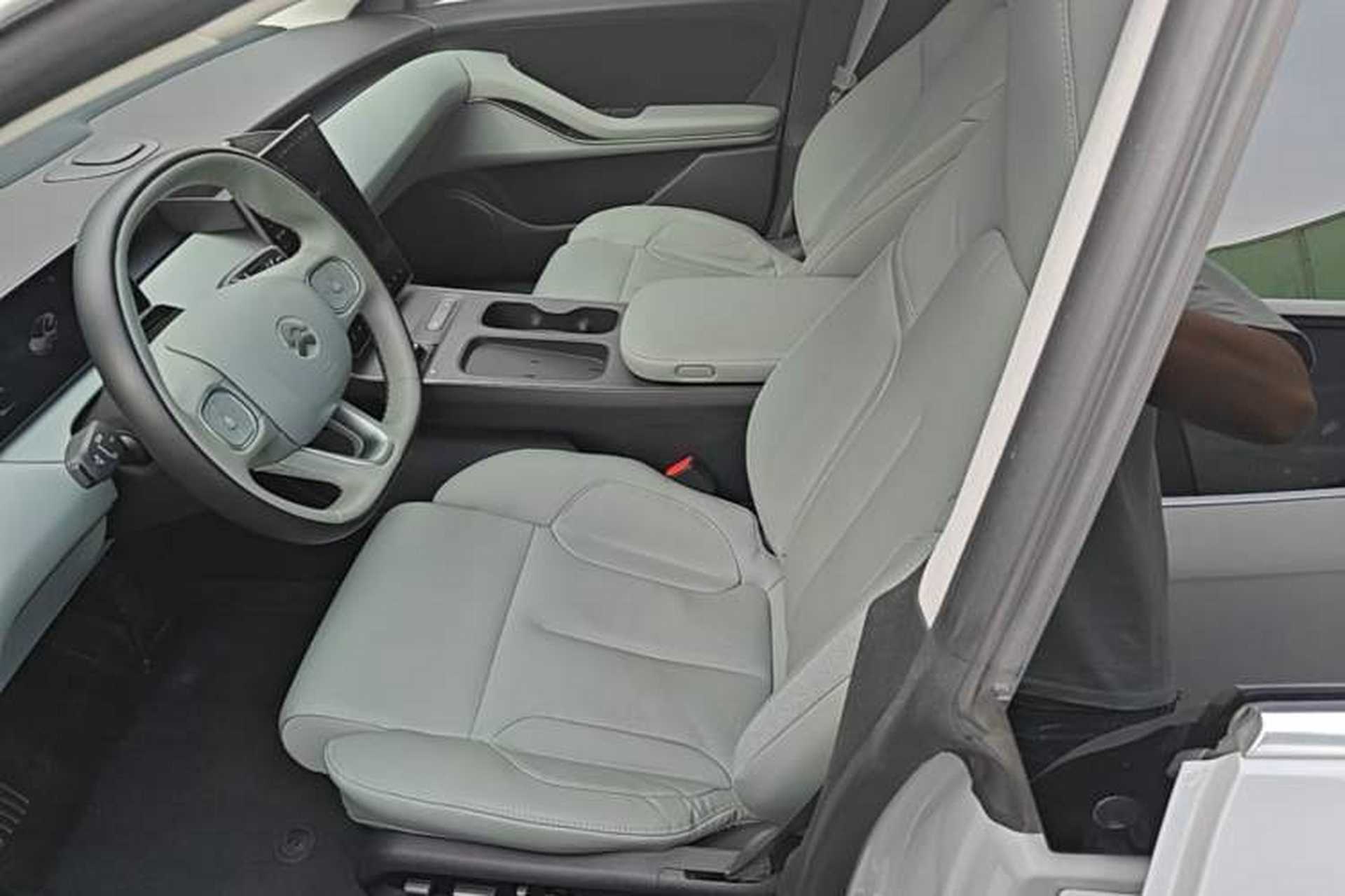 Used Nio ET5 2022 75 kWh Left Front Seat
