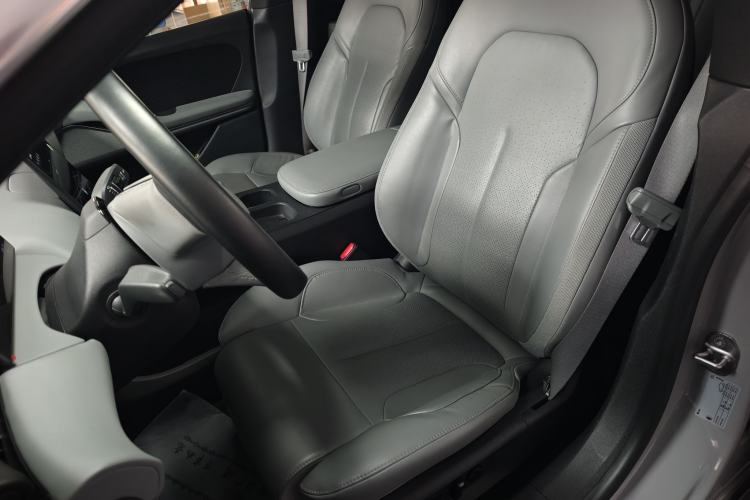 Used Nio ET5 2022 75 kWh Left Front Seat