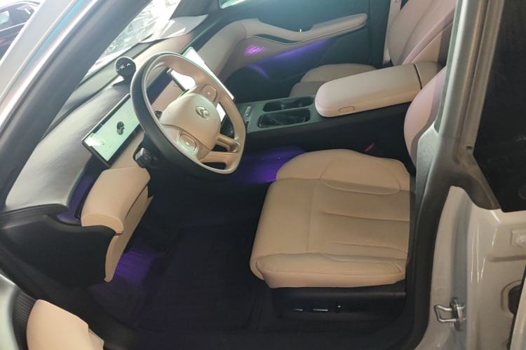 Used Nio ET5 2022 75 kWh Left Front Seat