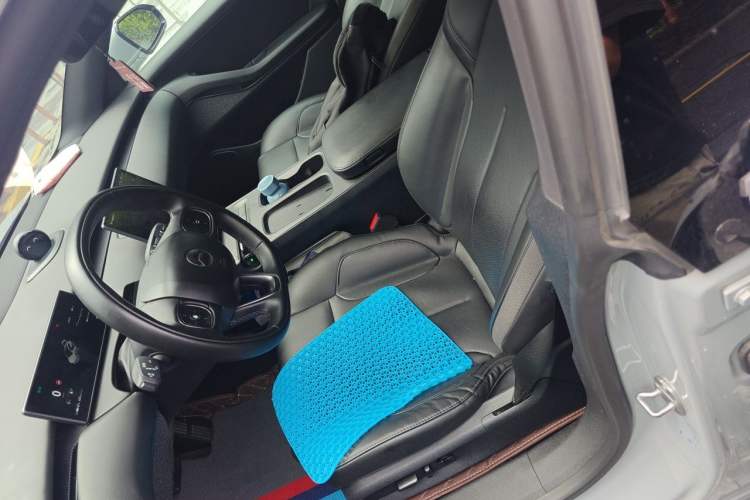 Used Nio ET5 2022 75 kWh Left Front Seat
