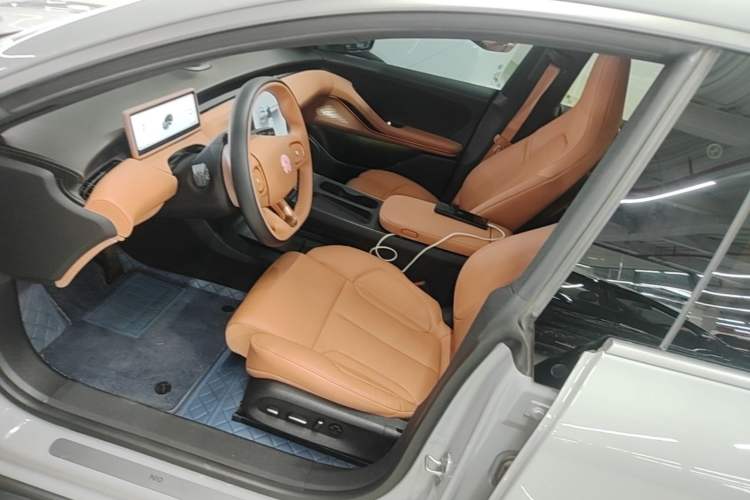 Used Nio ET5 2022 75 kWh Left Front Seat