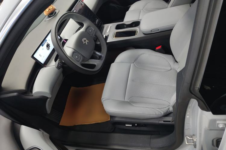 Used Nio ET5 2022 75 kWh Left Front Seat
